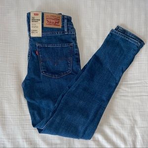 Levi’s sculpt high rise skinny jeans